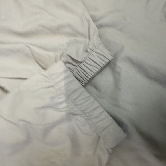 Disney Parks Pirates of the Caribbean Windbreaker Womens‎ XXL 2X Gray Crossbones - Picture 4 of 13